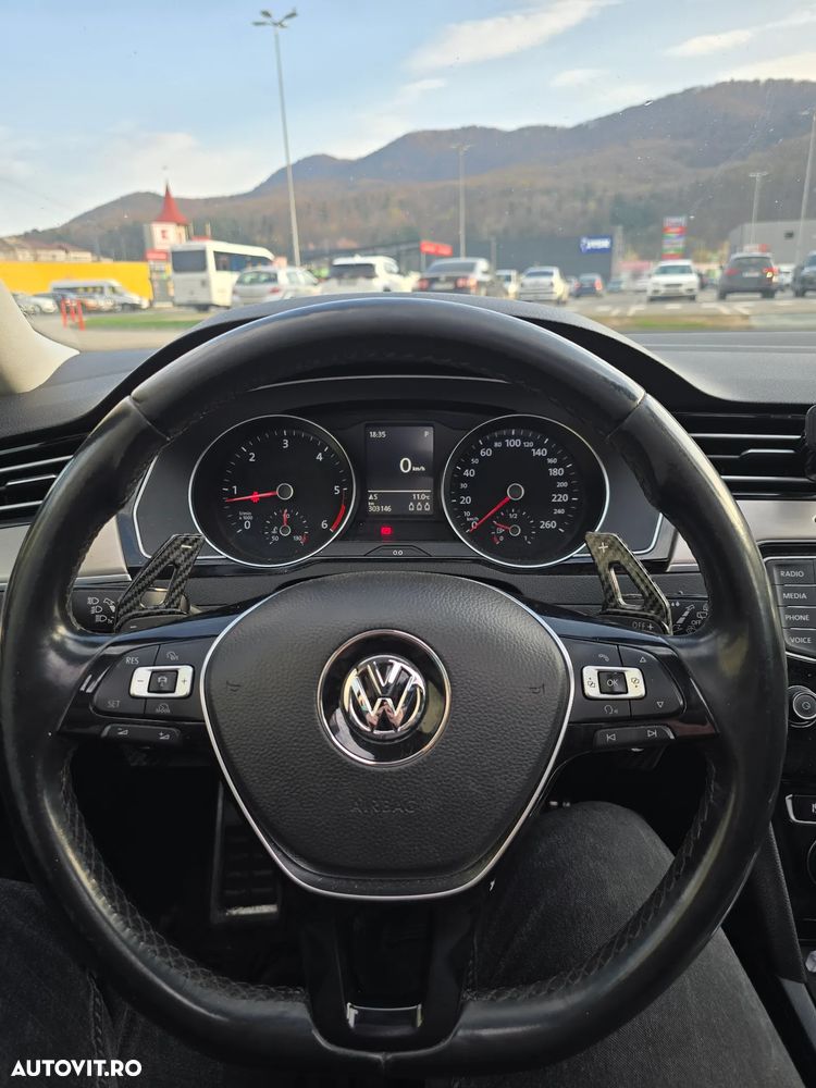 Volkswagen Passat 2.0 TDI DSG Highline - 11