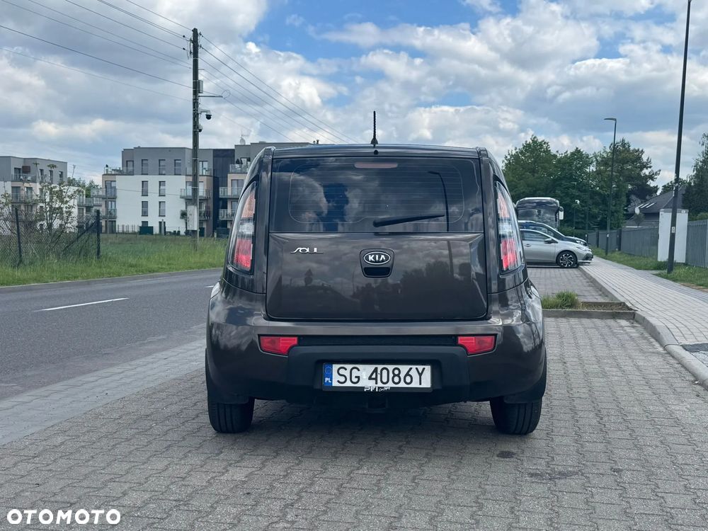 Kia Soul 1.6 L - 8