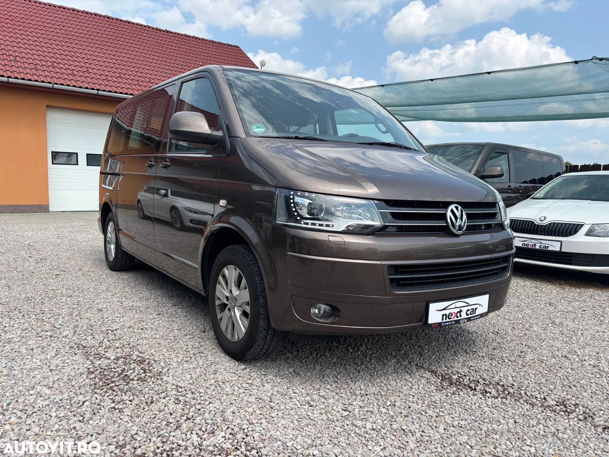Volkswagen Multivan - 1