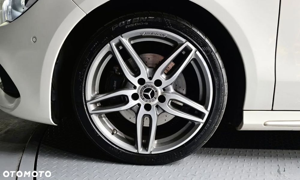 Mercedes-Benz CLA 220 4Matic 7G-DCT AMG Line - 6
