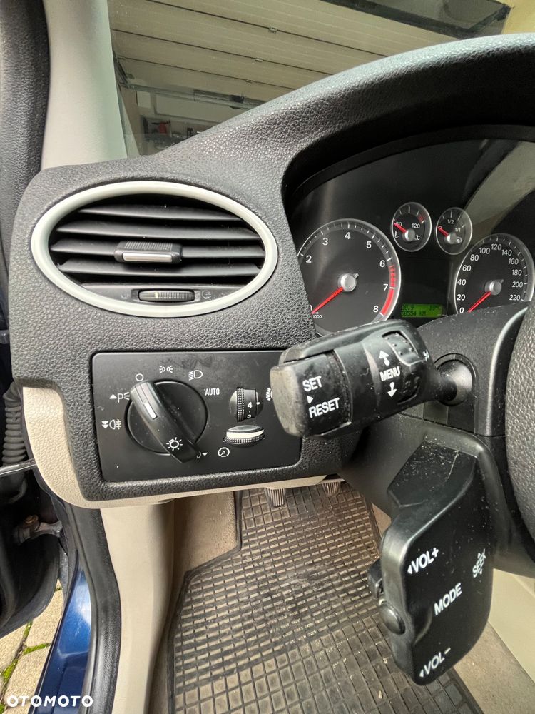 Ford Focus ver-ghia - 15