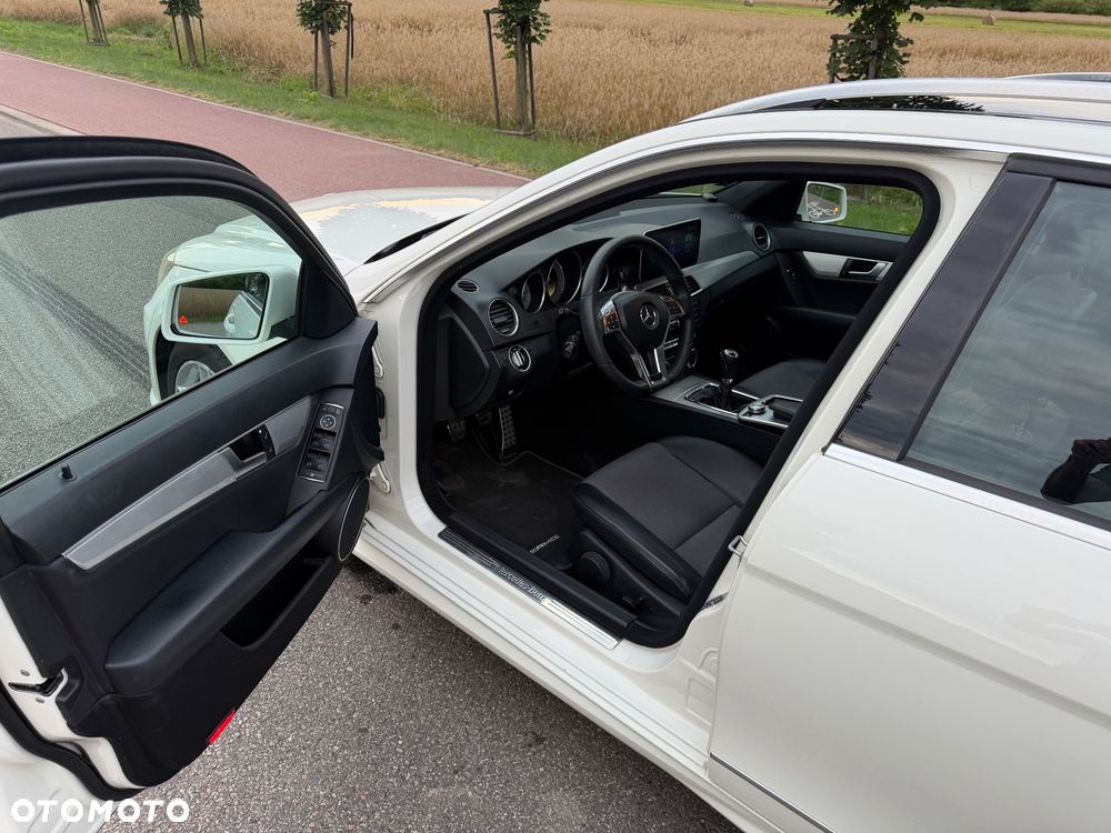 Mercedes-Benz Klasa C 180 BlueEFFICIENCY Avantgarde - 10