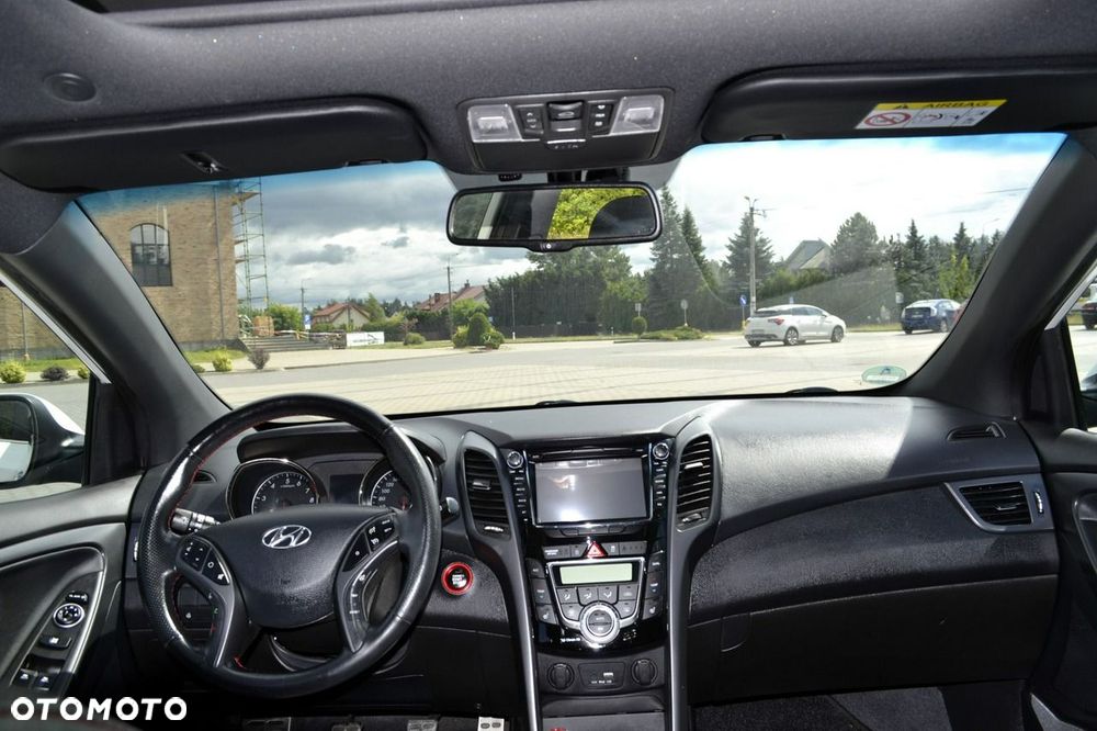 Hyundai i30 1.6 GDI Turbo Luxury - 13
