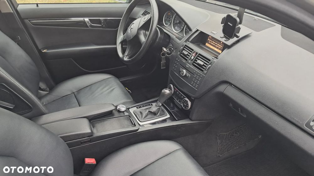Mercedes-Benz Klasa C 200 T CDI DPF Automatik BlueEFFICIENCY Elegance - 6
