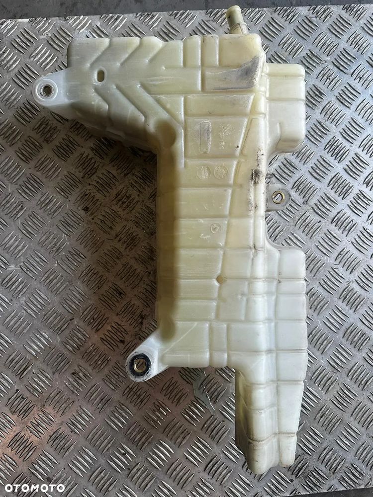 ZBIORNIK ZBIORNICZEK WYRÓWNAWCZY PŁYNU CHŁODZĄCEGO RENAULT MIDLUM DXI GAMA D - 2