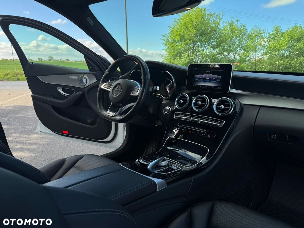 Mercedes-Benz Klasa C 200 4-Matic 9G-TRONIC - 11