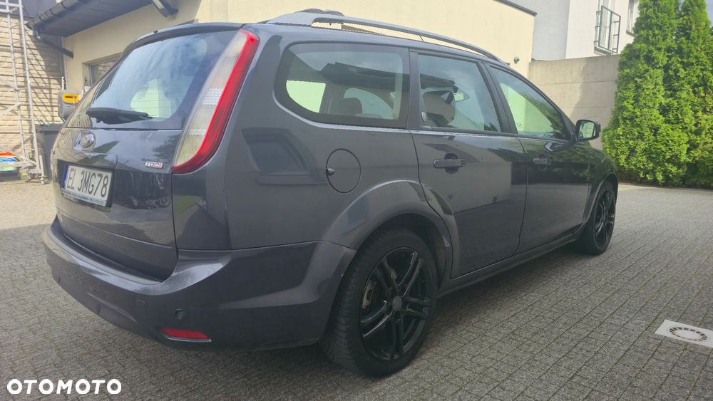 Ford Focus 2.0 TDCi Ghia - 11