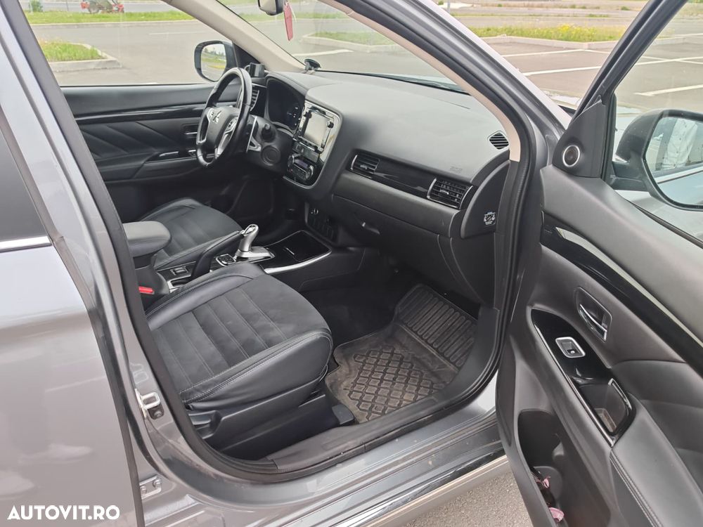 Mitsubishi Outlander 2.0 4WD - 19