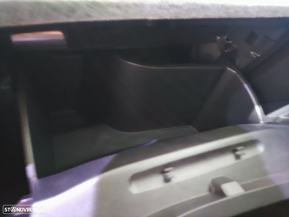 Peugeot 3008 1.2 Hybrid Allure e-DCS6 - 23