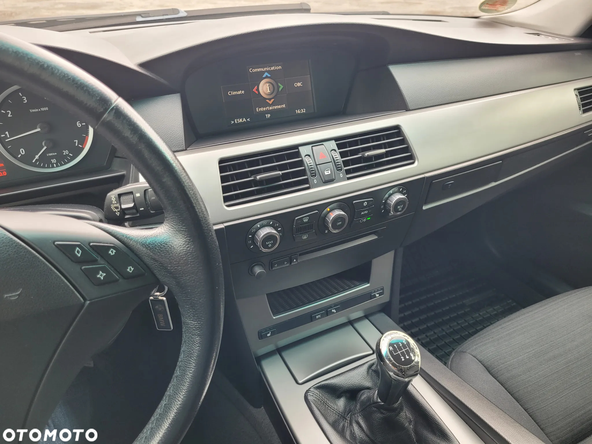 BMW Seria 5 523i - 9
