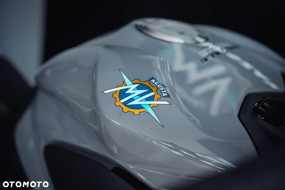 MV AGUSTA Brutale - 9