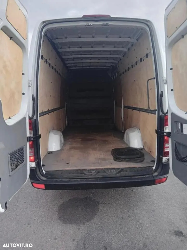 Mercedes-Benz Sprinter - 4