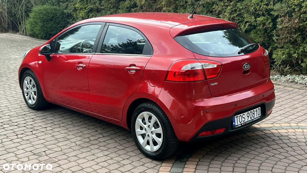 Kia Rio 1.2 Fifa World Cup Edition - 3