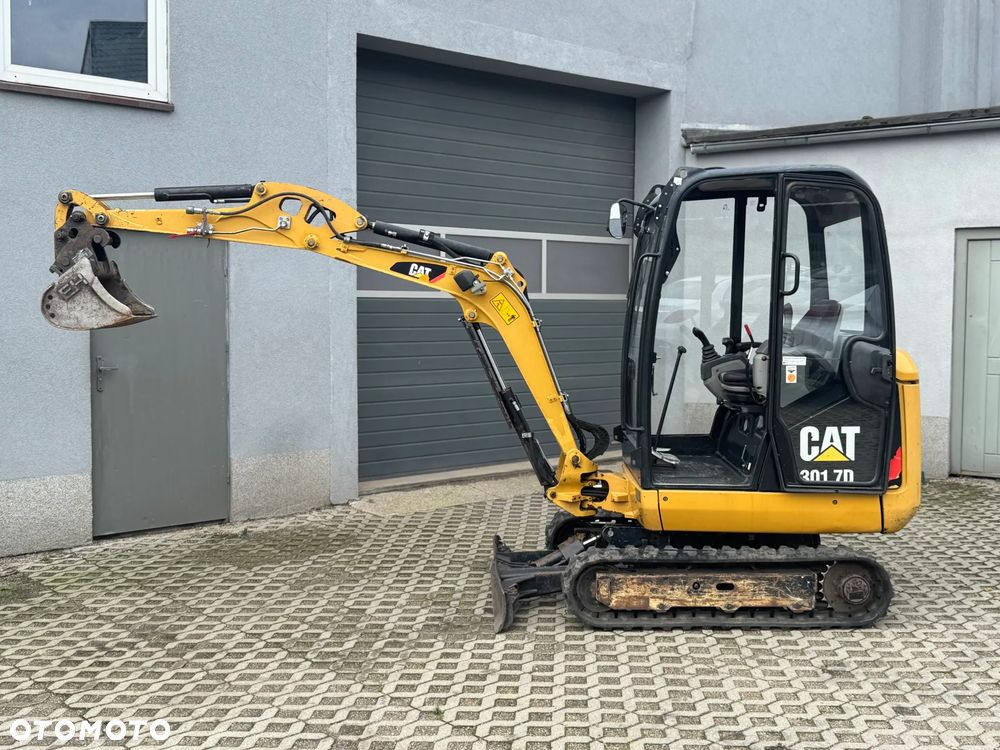 Caterpillar 301.7D - 11