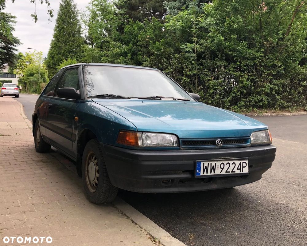 Mazda 323 - 1