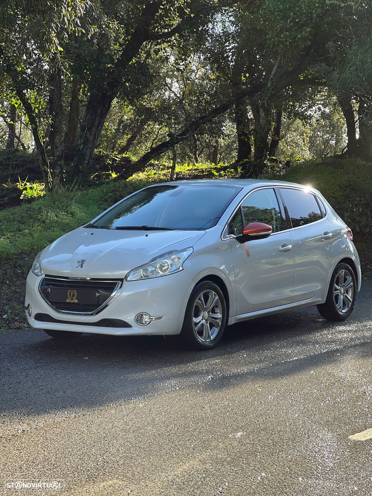 Peugeot 208 PureTech 82 Winter Edition - 1
