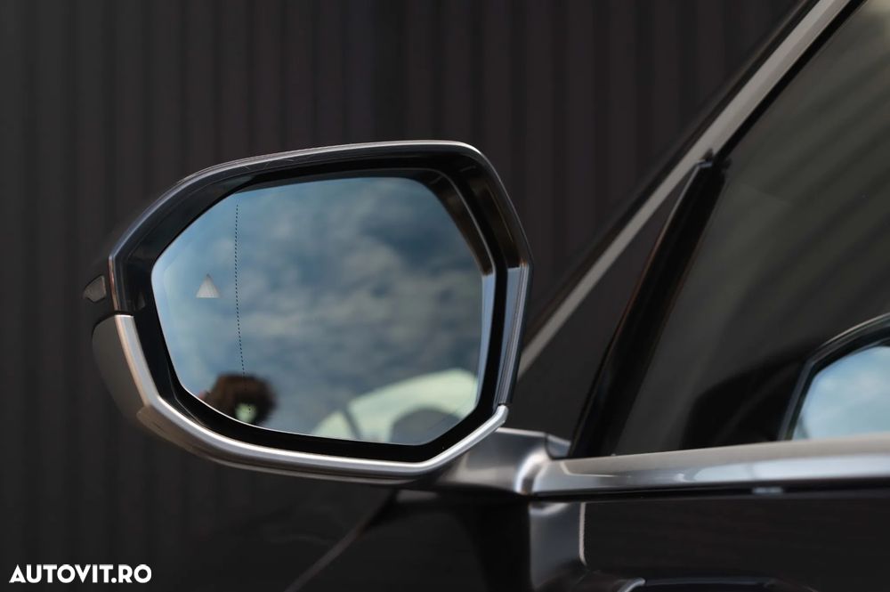BMW Seria 5 520i AT MHEV - 35