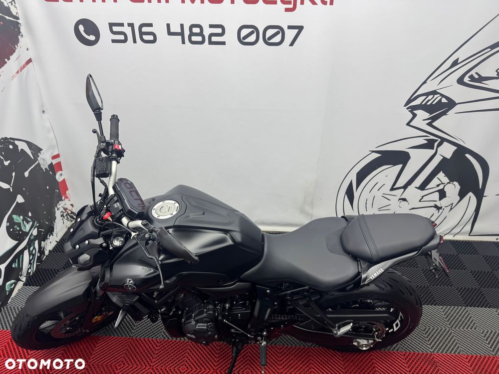 Yamaha MT - 8