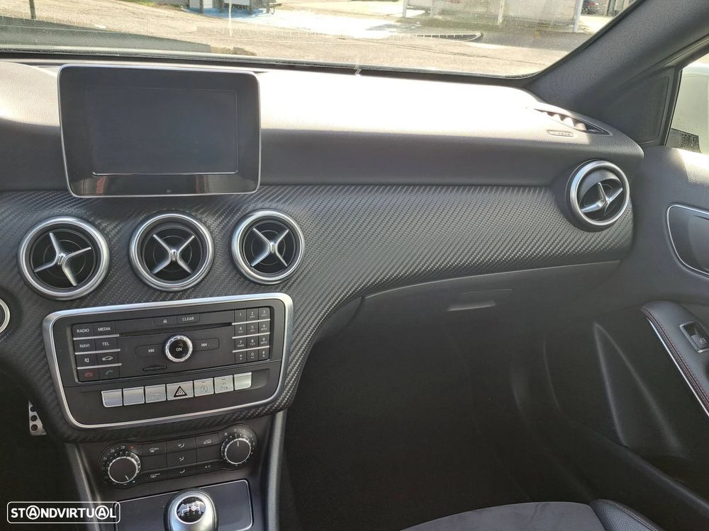 Mercedes-Benz A 180 d AMG Line - 16