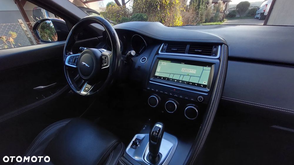 Jaguar E-Pace D150 AWD R-Dynamic S - 24