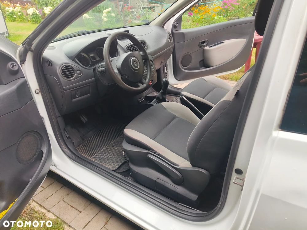 Renault Clio 1.5 dCi Alize - 9