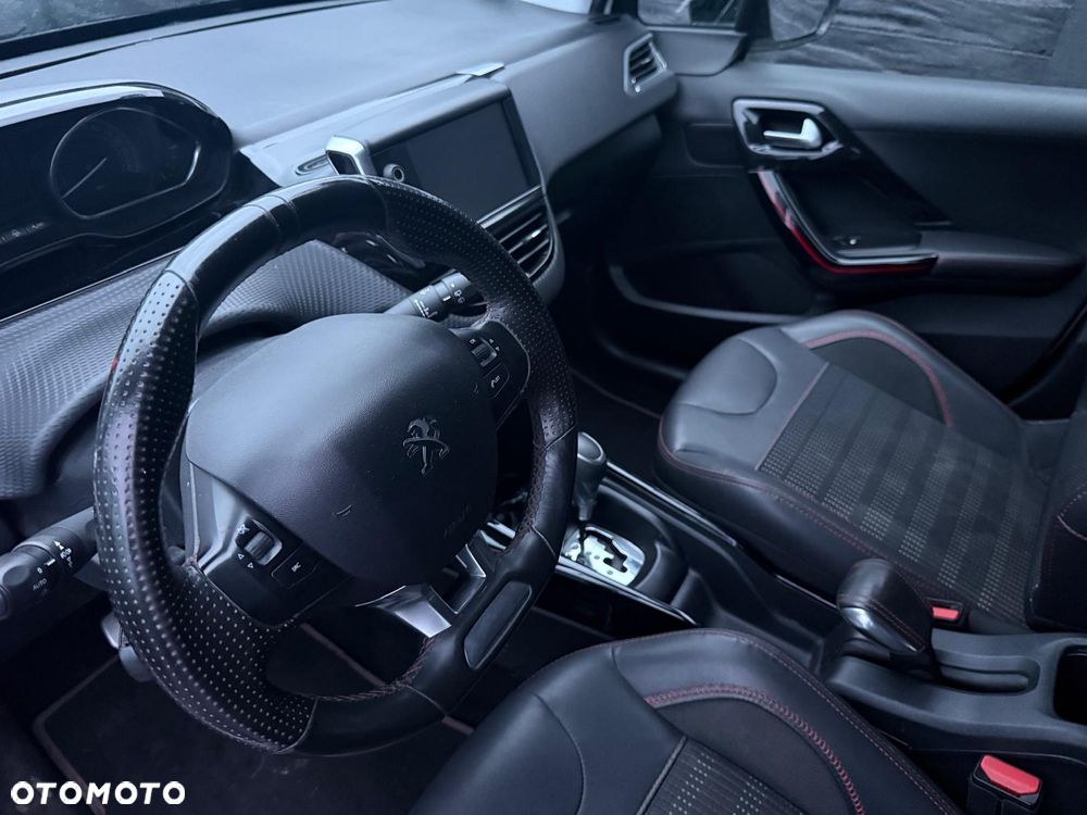 Peugeot 2008 PureTech 110 Stop&Start EAT6 GT-Line Edition - 9