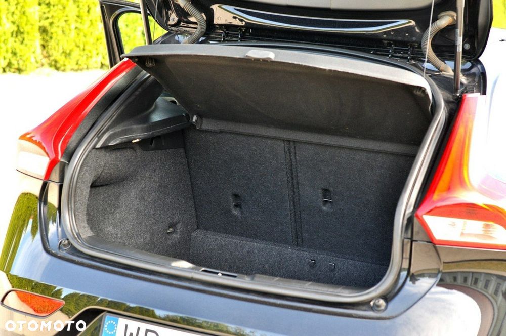 Volvo V40 T2 Summum - 11