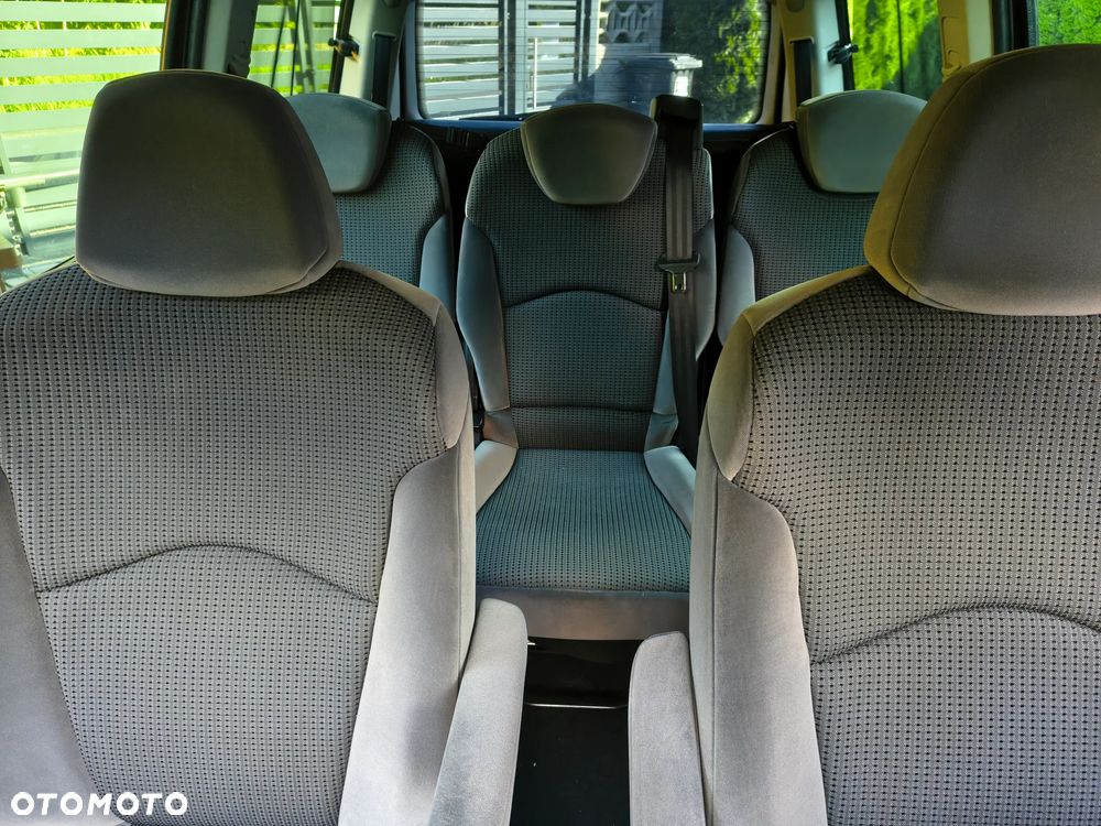 Peugeot 807 2.0 HDi Premium - 12