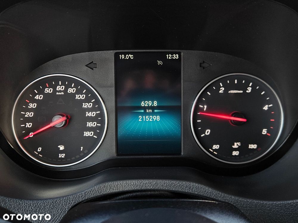 Mercedes-Benz Sprinter - 28