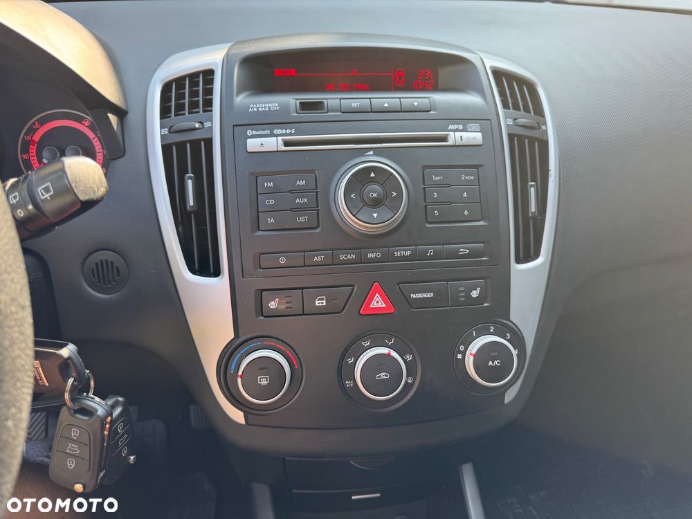 Kia Ceed 1.4 CVVT ISG Spirit - 16