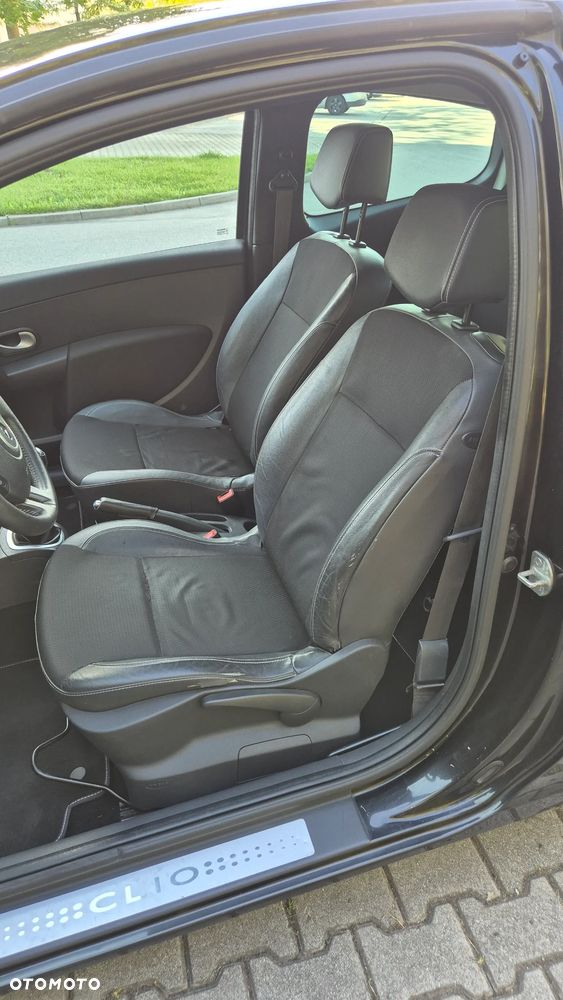 Renault Clio 1.6 Confort Privilege - 13