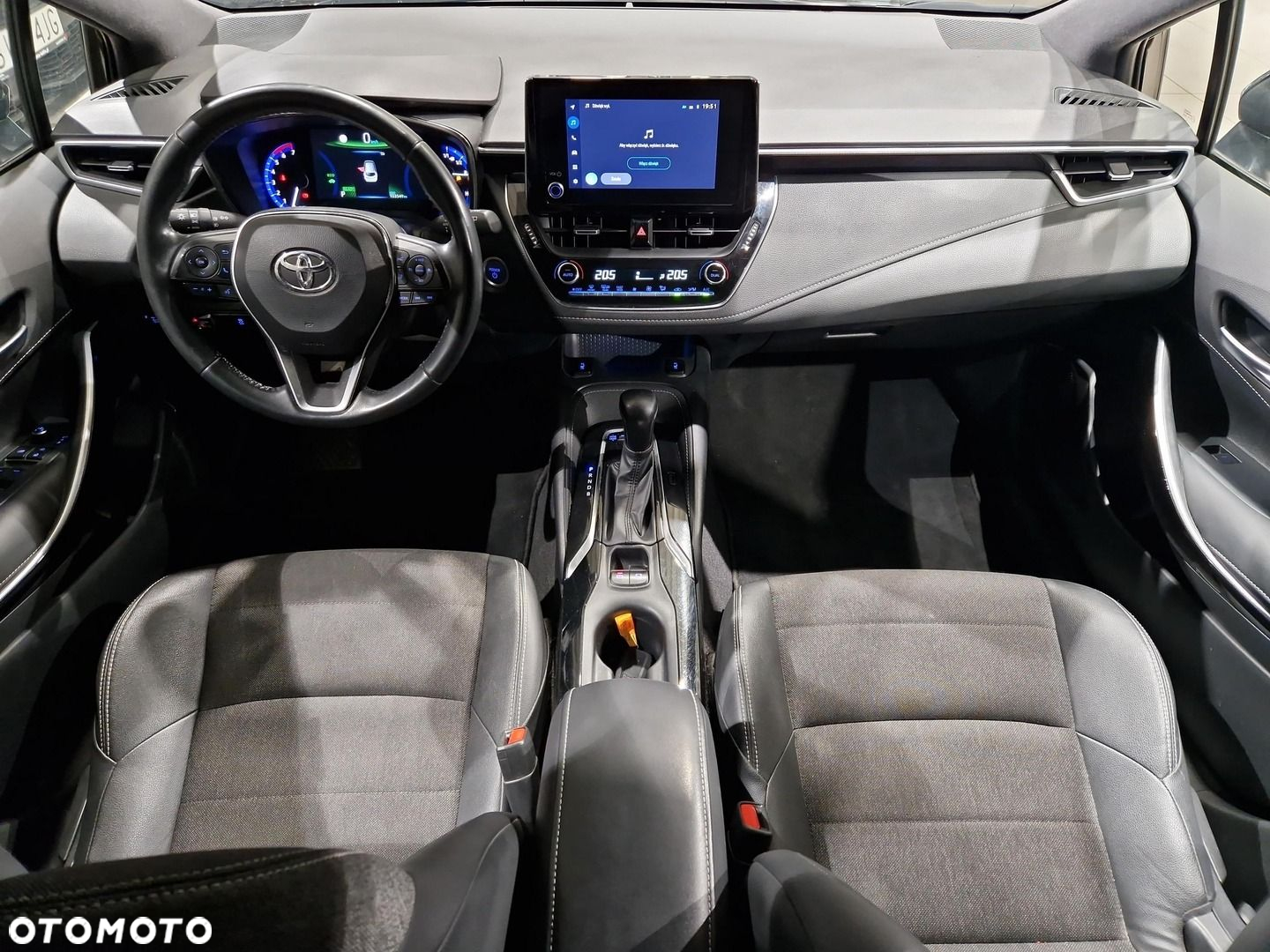 Toyota Corolla - 12