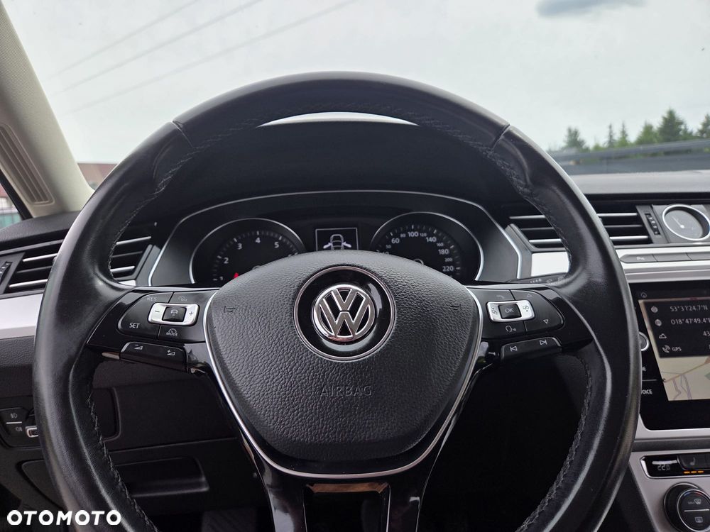 Volkswagen Passat 1.4 TSI BMT Comfortline - 16