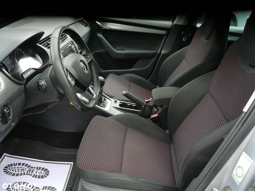 Skoda Octavia 2.0 TDI Sportline - 29