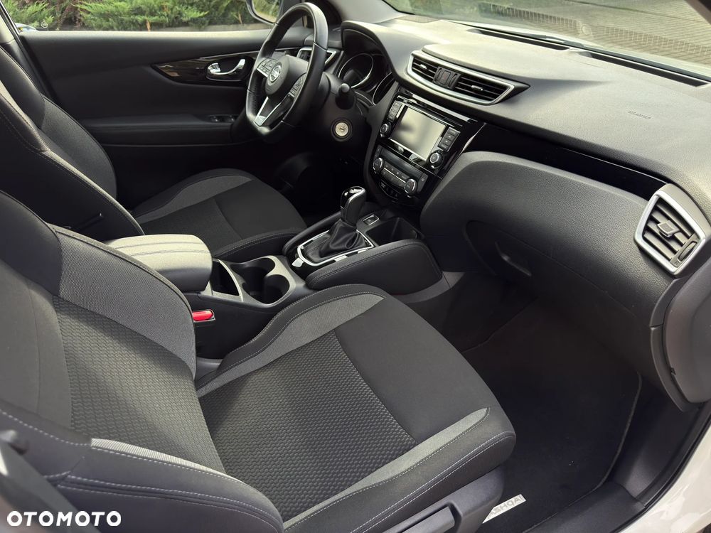 Nissan Qashqai 1.3 DIG-T MHEV Xtronic N-Connecta - 31