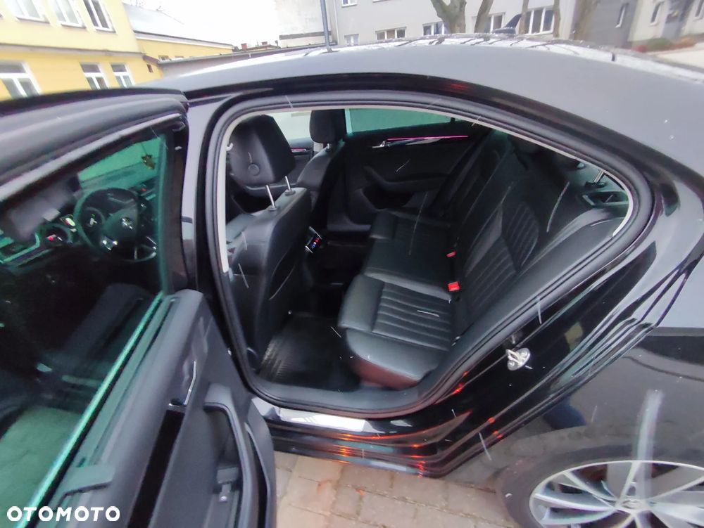 Skoda Superb 2.0 TDI L&K DSG - 11