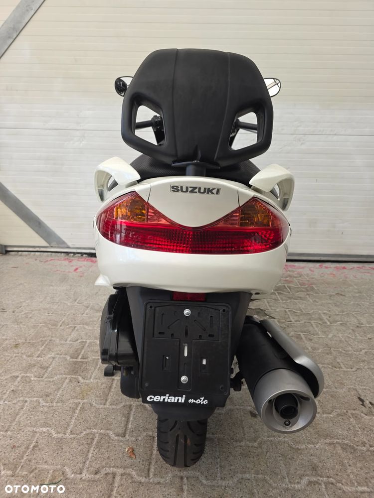 Suzuki Burgman - 24