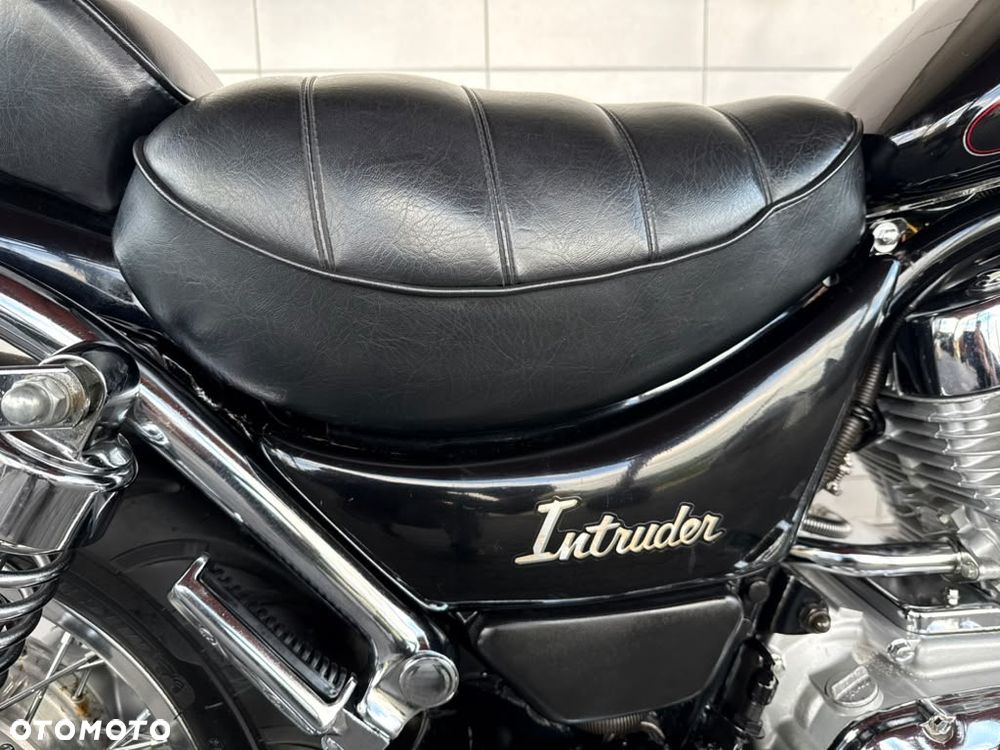 Suzuki Intruder - 26