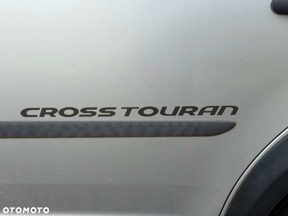 Volkswagen Touran - 11