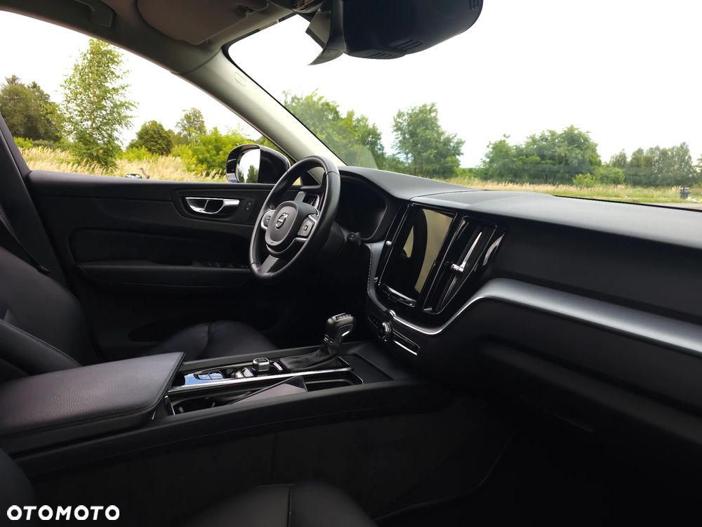 Volvo XC 60 D4 Momentum Pro - 10