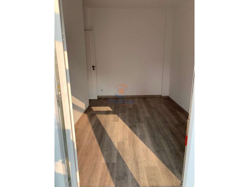 Arrendamento | Apartamento T2 remodelado em Odivelas - Grande imagem: 3/27