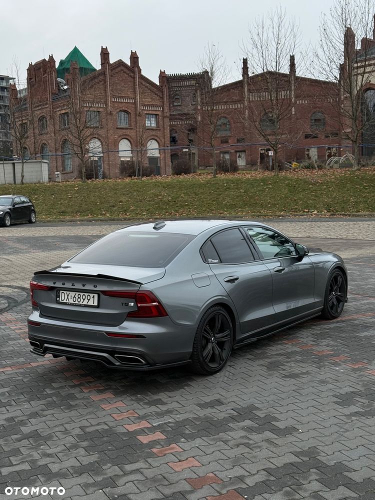 Volvo S60 T5 R-Design - 12