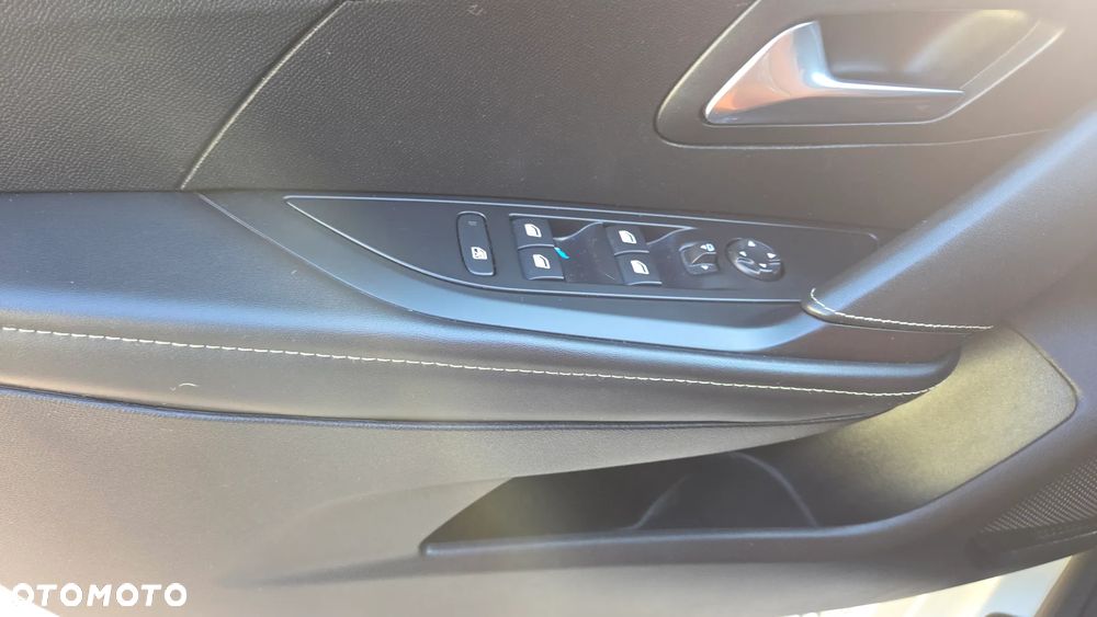 Peugeot 208 Elektromotor 136 GT - 23
