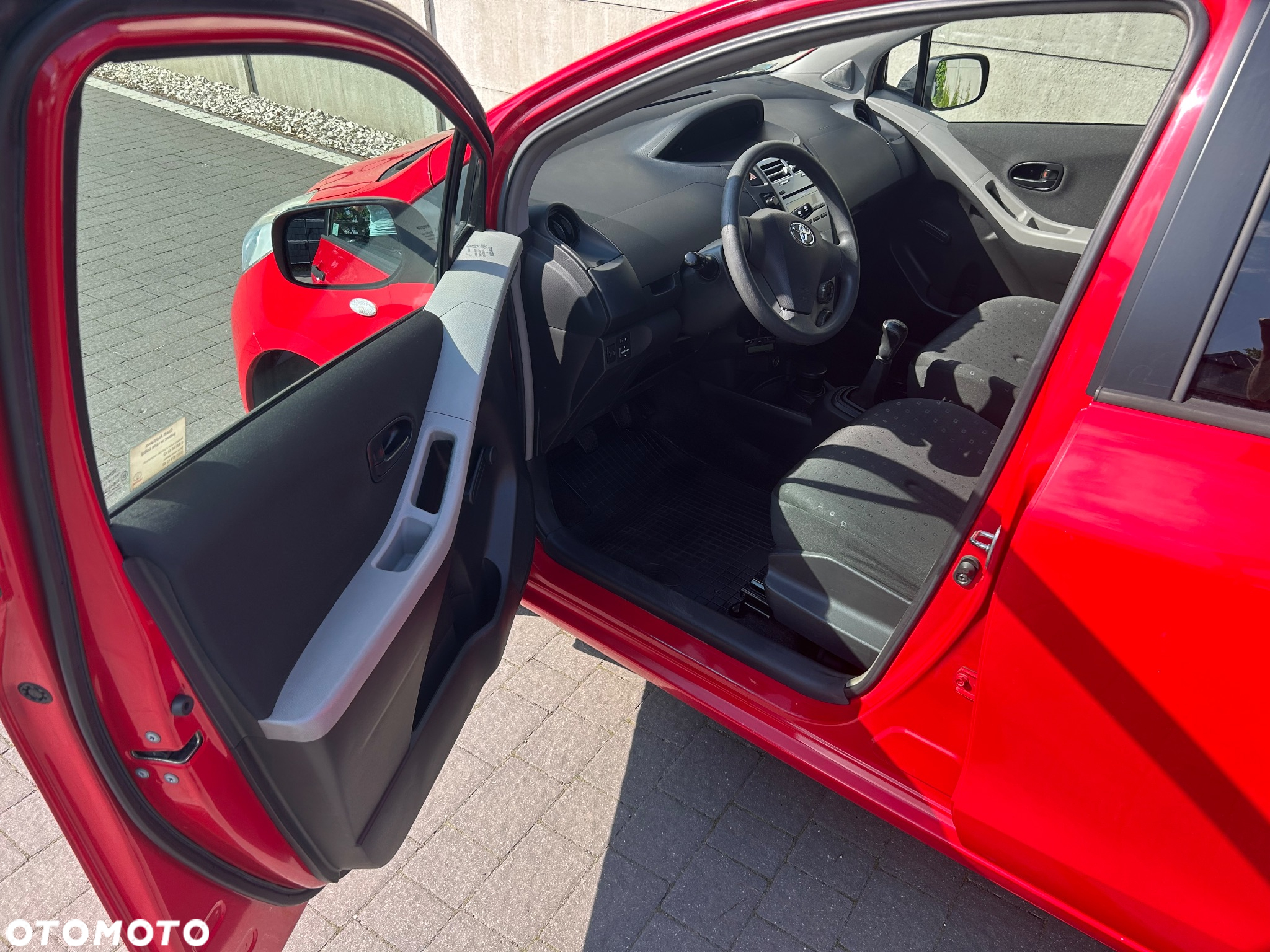 Toyota Yaris 1.0 Luna A/C - 12