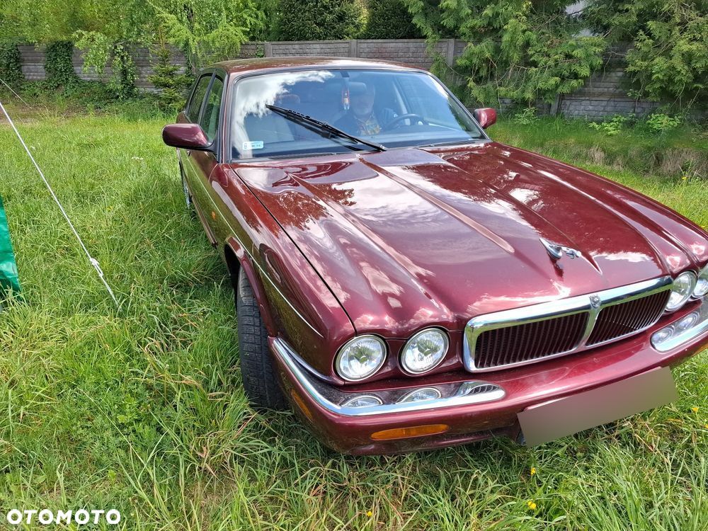 Jaguar XJ - 9