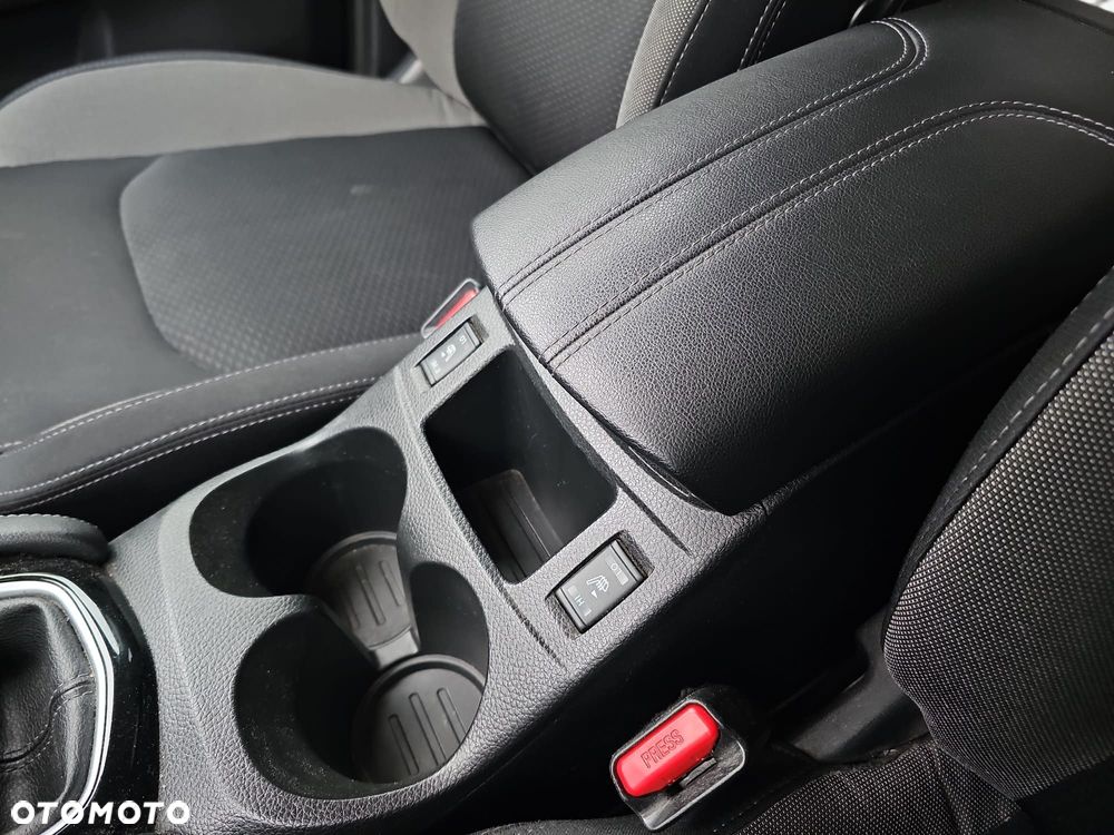 Nissan Qashqai 1.5 dCi N-Connecta - 19