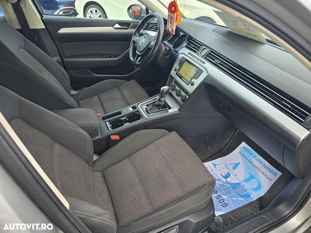 Volkswagen Passat 1.6 TDI (BlueMotion Technology) DSG Comfortline - 12