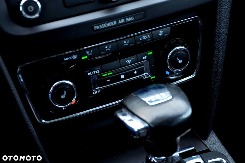 Skoda Superb 2.0 TDI DSG Exclusive - 35