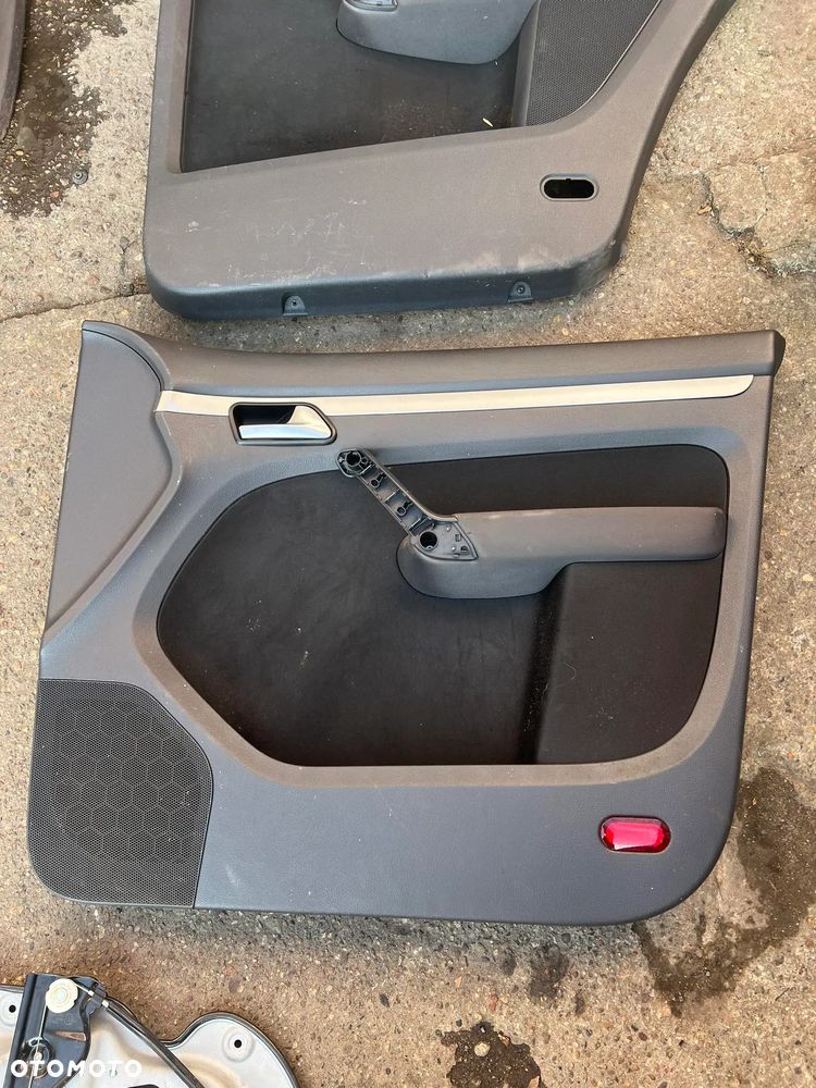 VW TOURAN Boczek drzwi prawy przód 1T0 2006-2010