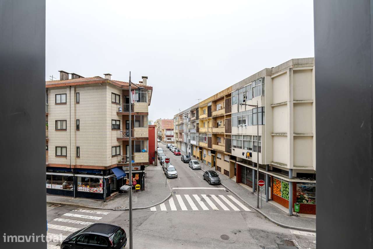 Arrendamento T3 no 4º andar em Mafamude, Vila Nova de Gaia Porto - Grande imagem: 4/56